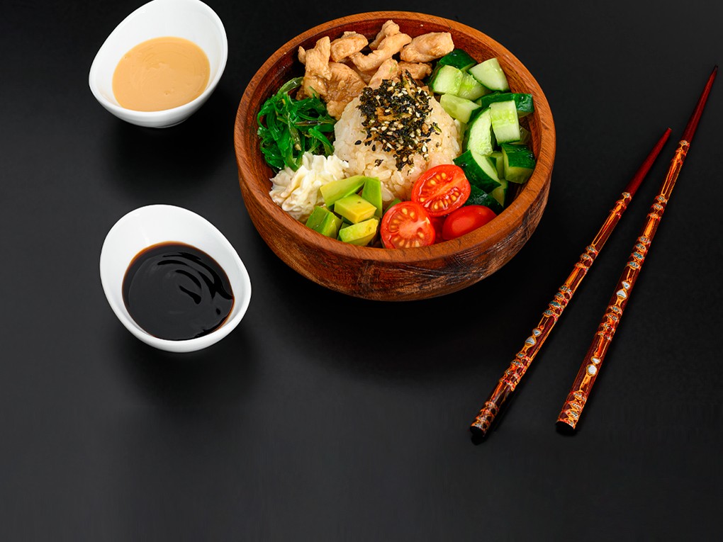 Поке с курицей и сливочным муссом в Рокет Ролл