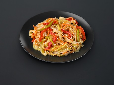 Пшеничная лапша с овощами в Рокет Ролл