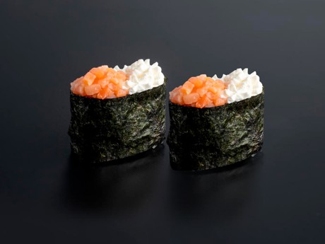 Гунканы с лососем и Филадельфией в Рокет Ролл Гунканы с лососем и Филадельфией в Рокет Ролл