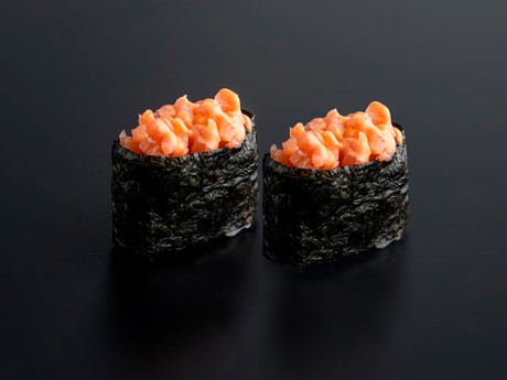 Гунканы с лососем спайси в Рокет Ролл Гунканы с лососем спайси в Рокет Ролл