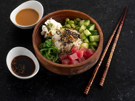 Поке с тунцом и лаймовой пудрой в Рокет Ролл